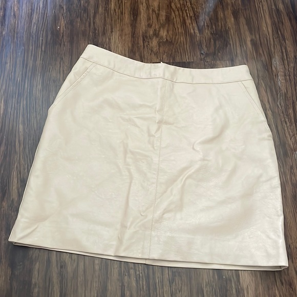 Beige leather skirt size small - Picture 1 of 2
